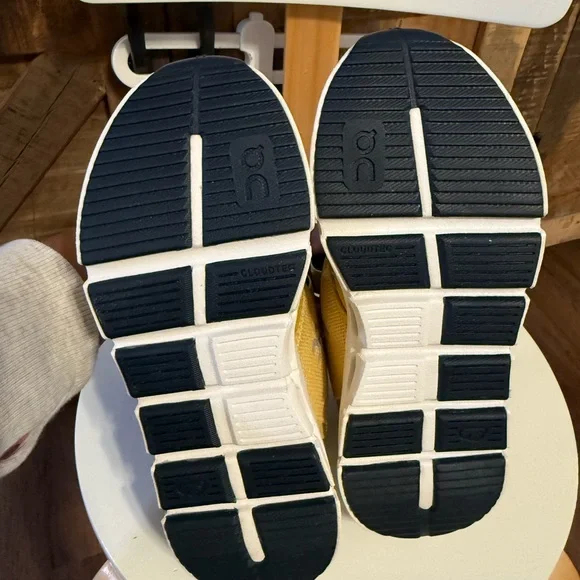 On Running Kids Bright Yellow Sneakers - Picture 3 of 3